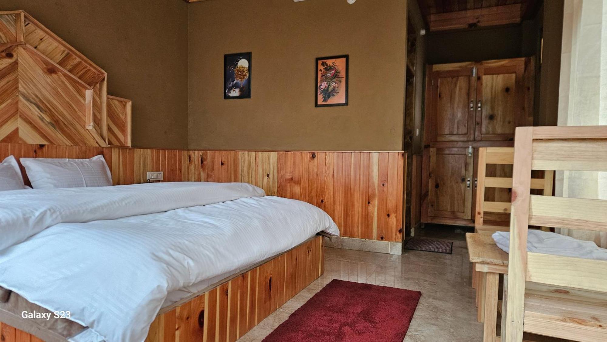 The Fiza Retreat Tirthan Banjār Exterior photo