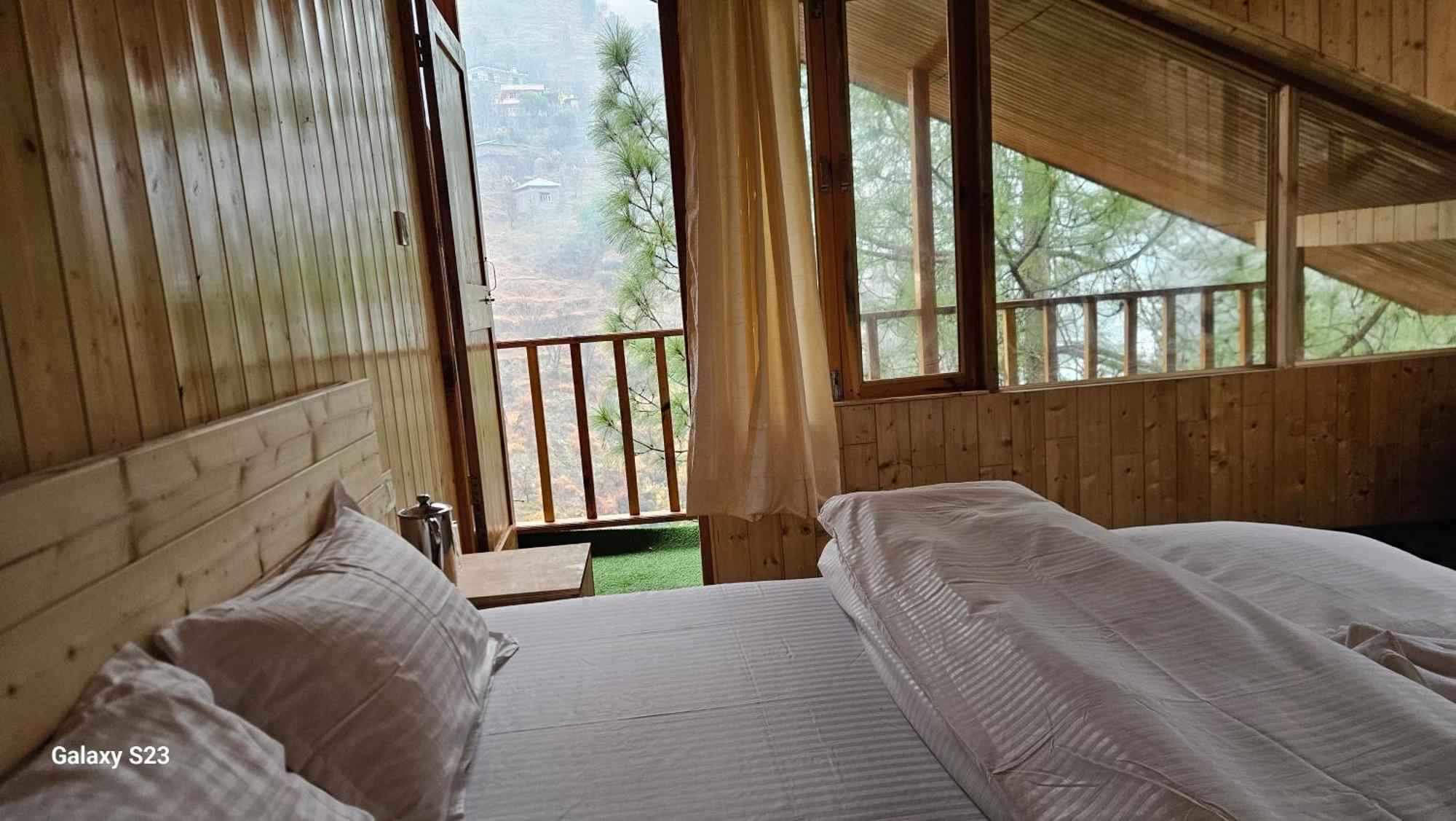 The Fiza Retreat Tirthan Banjār Exterior photo