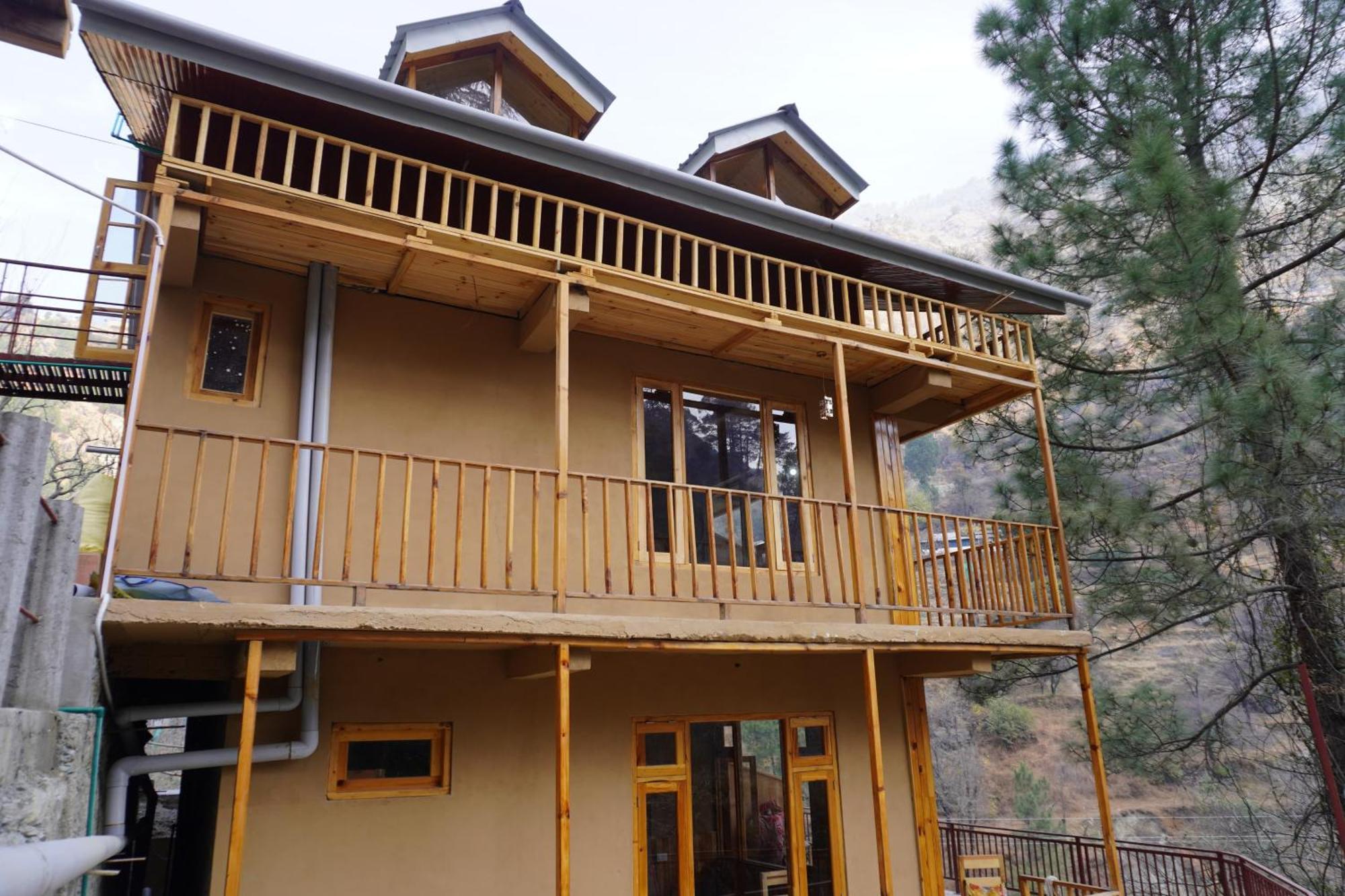 The Fiza Retreat Tirthan Banjār Exterior photo