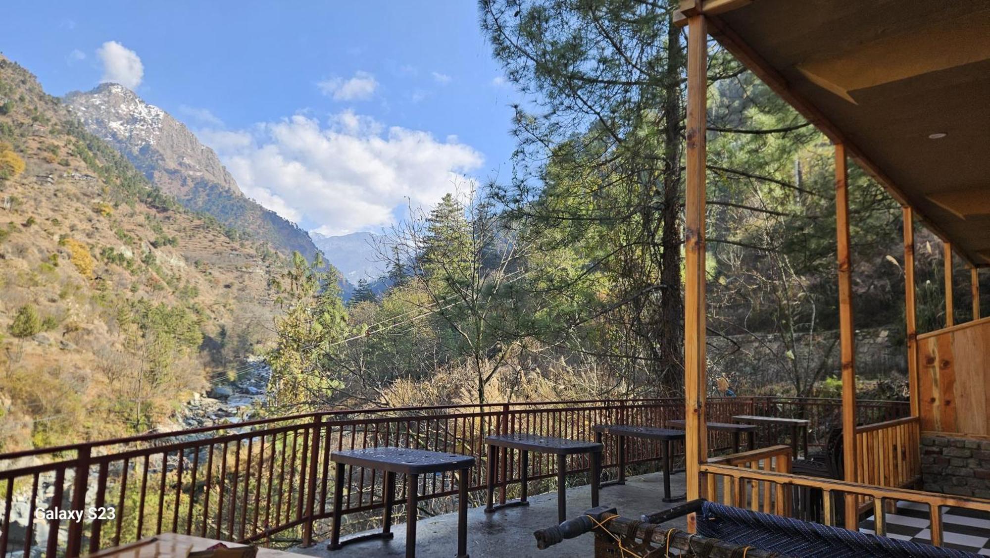 The Fiza Retreat Tirthan Banjār Exterior photo