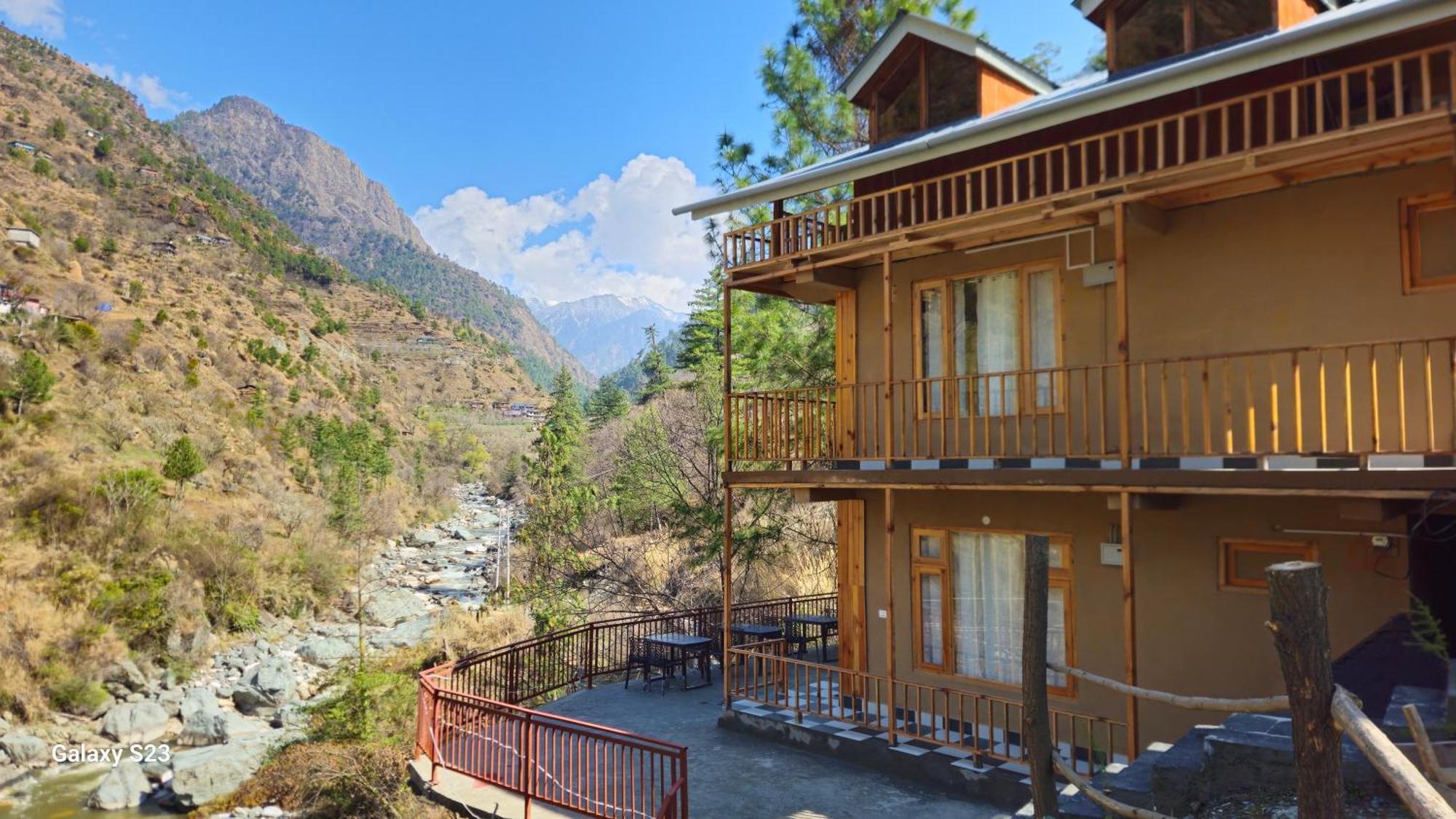The Fiza Retreat Tirthan Banjār Exterior photo
